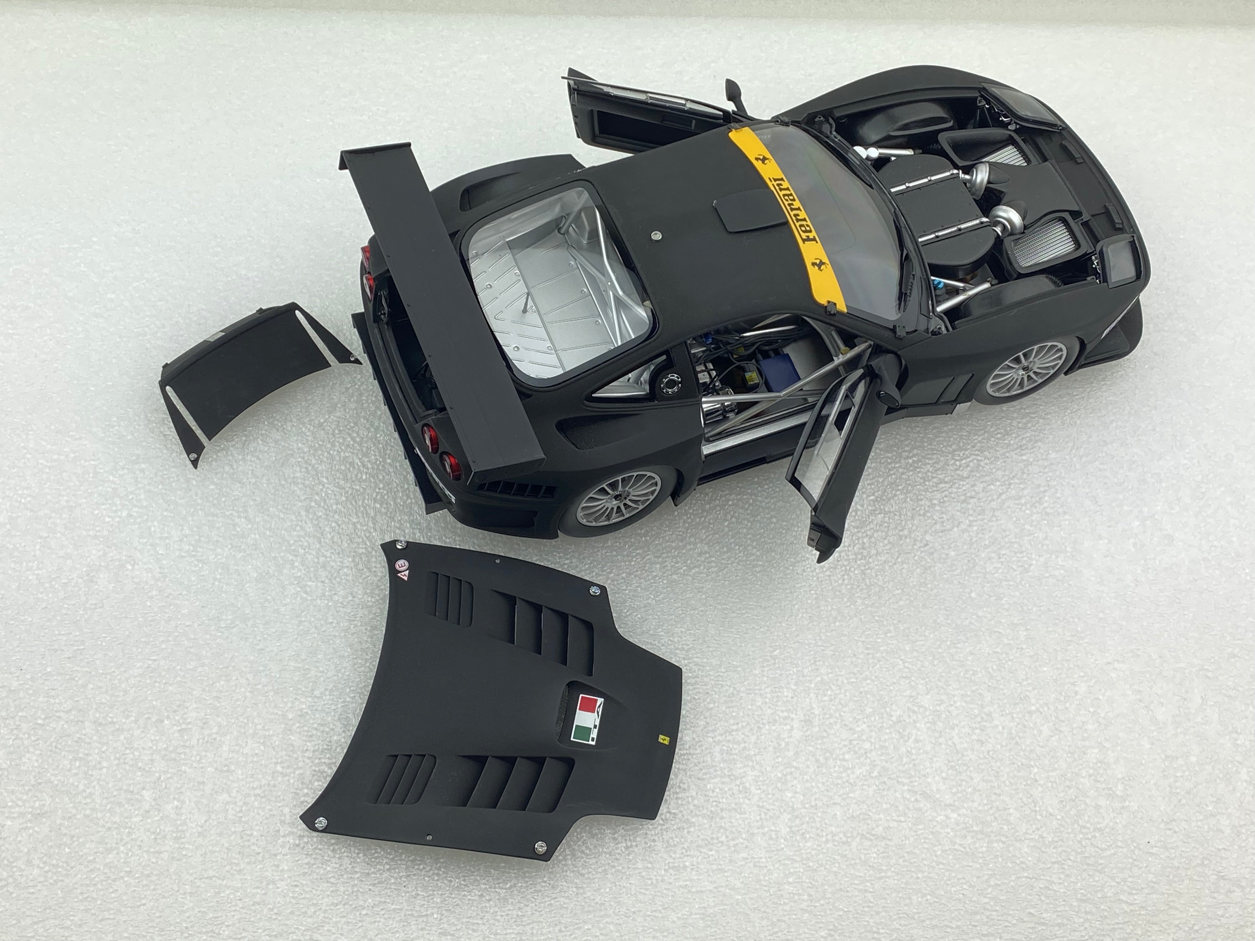 Kyosho 1:18 Ferrari 575 GTC Evoluzione 2005 Matt Black 08392A