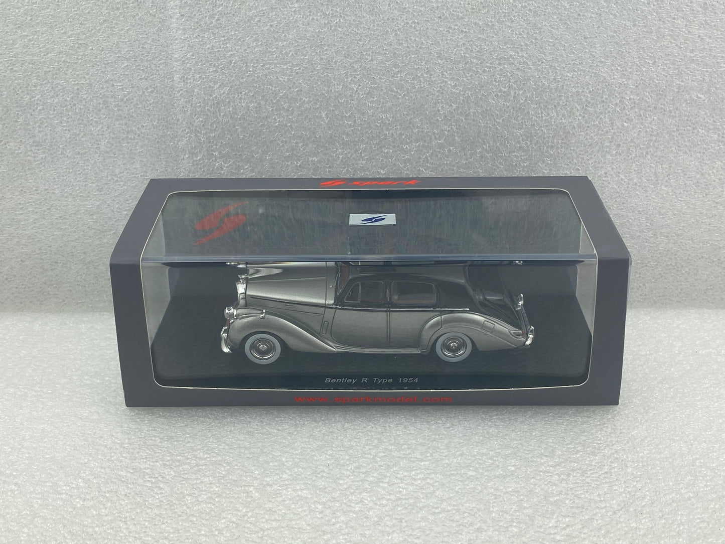 Spark 1:43 Bentley R Type 1954 S4891