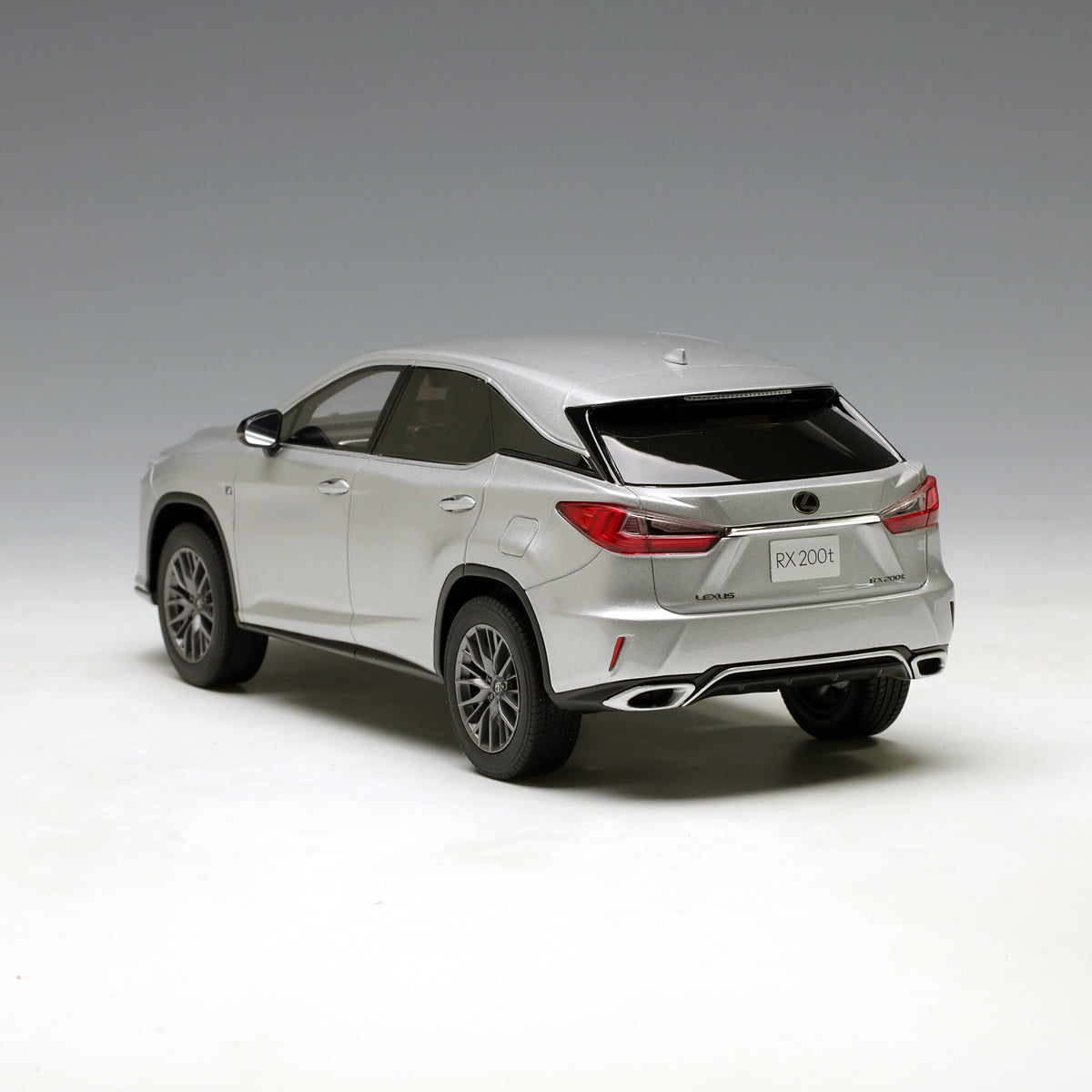 Kyosho Samurai 1:18 Lexus RX Platinum Silver KSR18014S