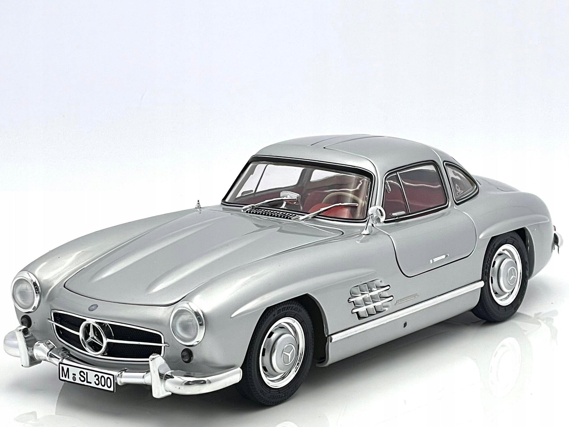 Schuco 1:18 Mercedes-Benz 300 SL Coupe Gullwing (W198) 1954 Silver 450045000