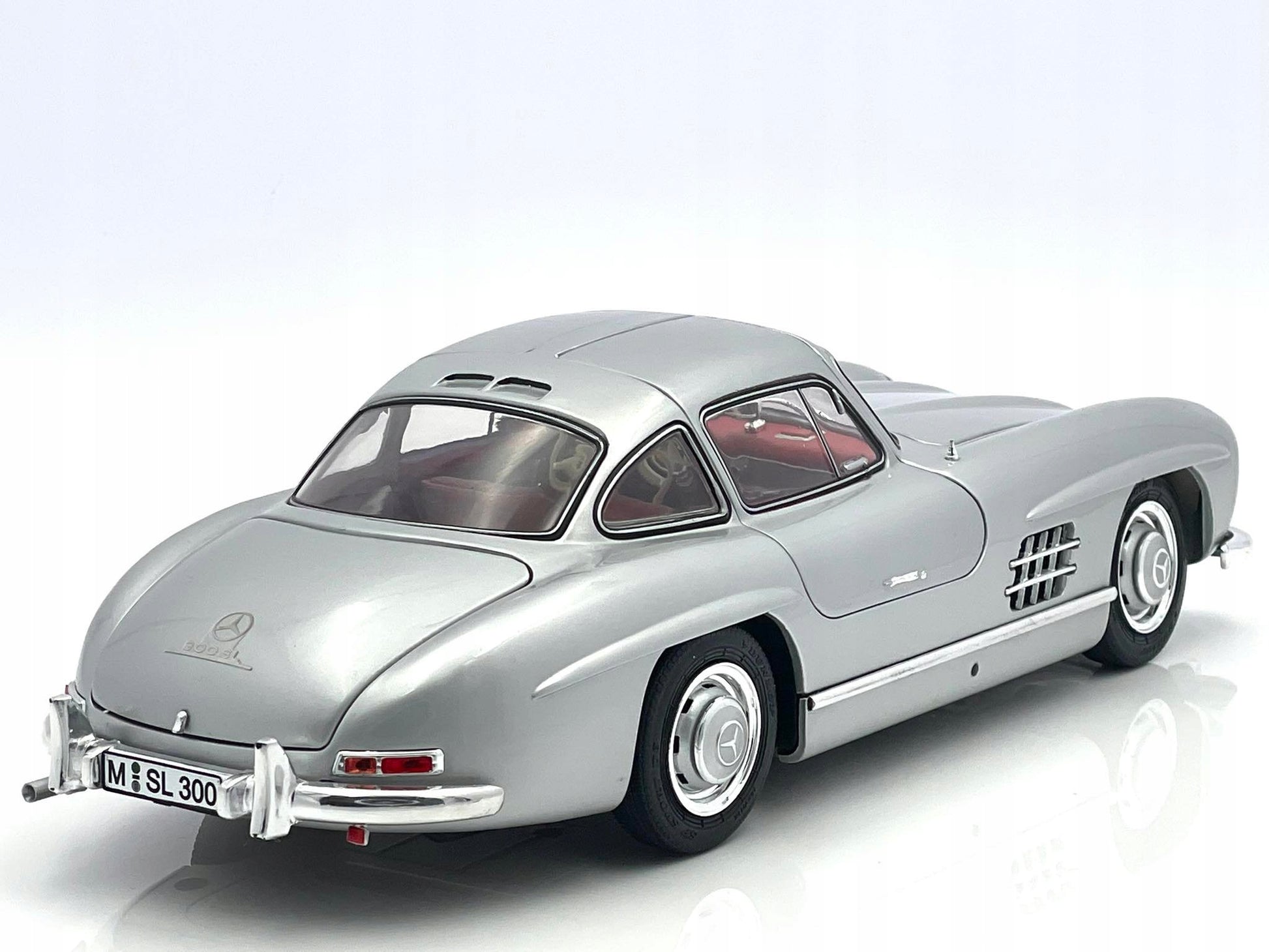 Schuco 1:18 Mercedes-Benz 300 SL Coupe Gullwing (W198) 1954 Silver 450045000