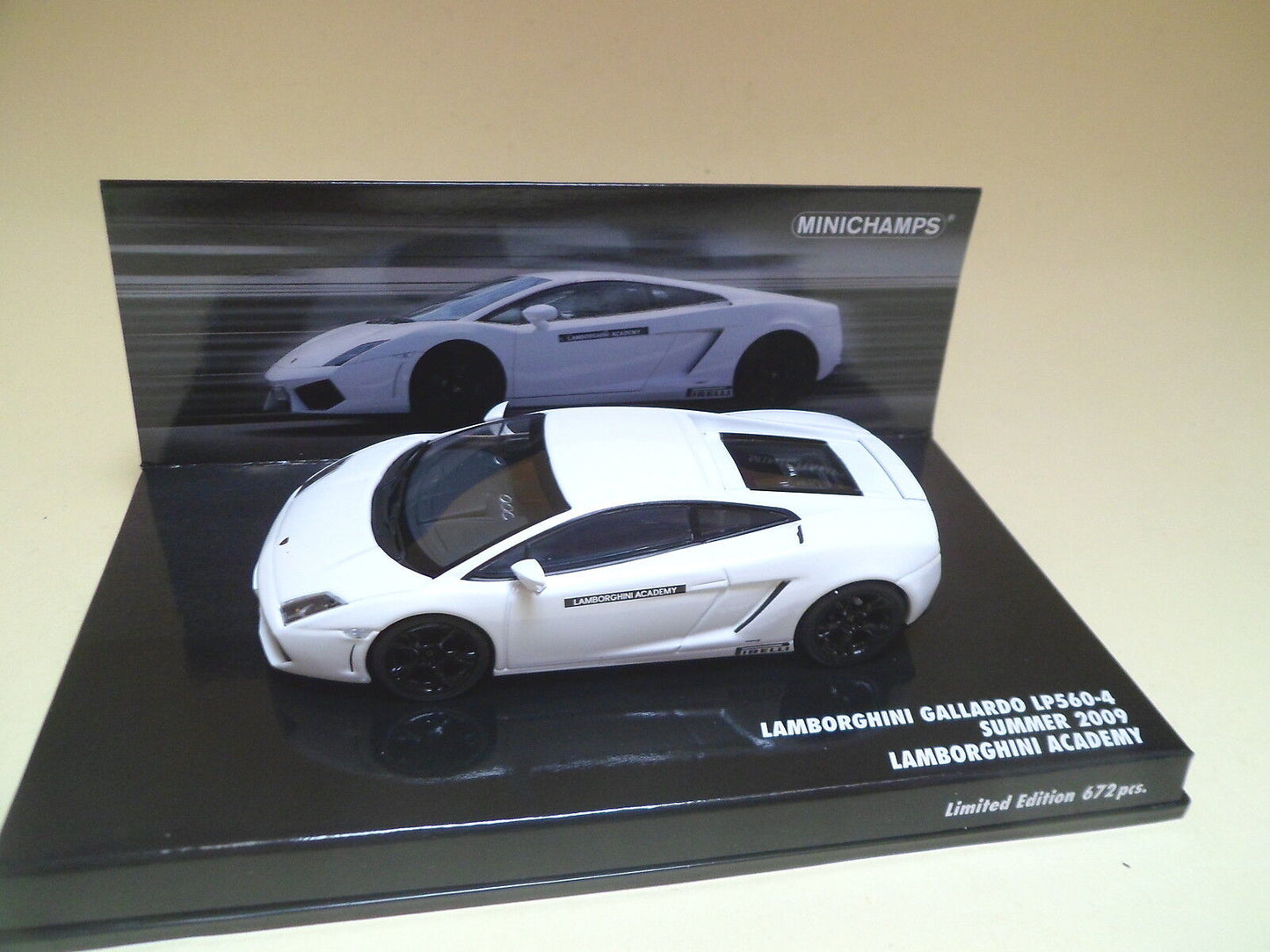 Minichamps 1:43 Lamborghini Gallardo LP560-4 2008 White Lamborghini Academy  436103801