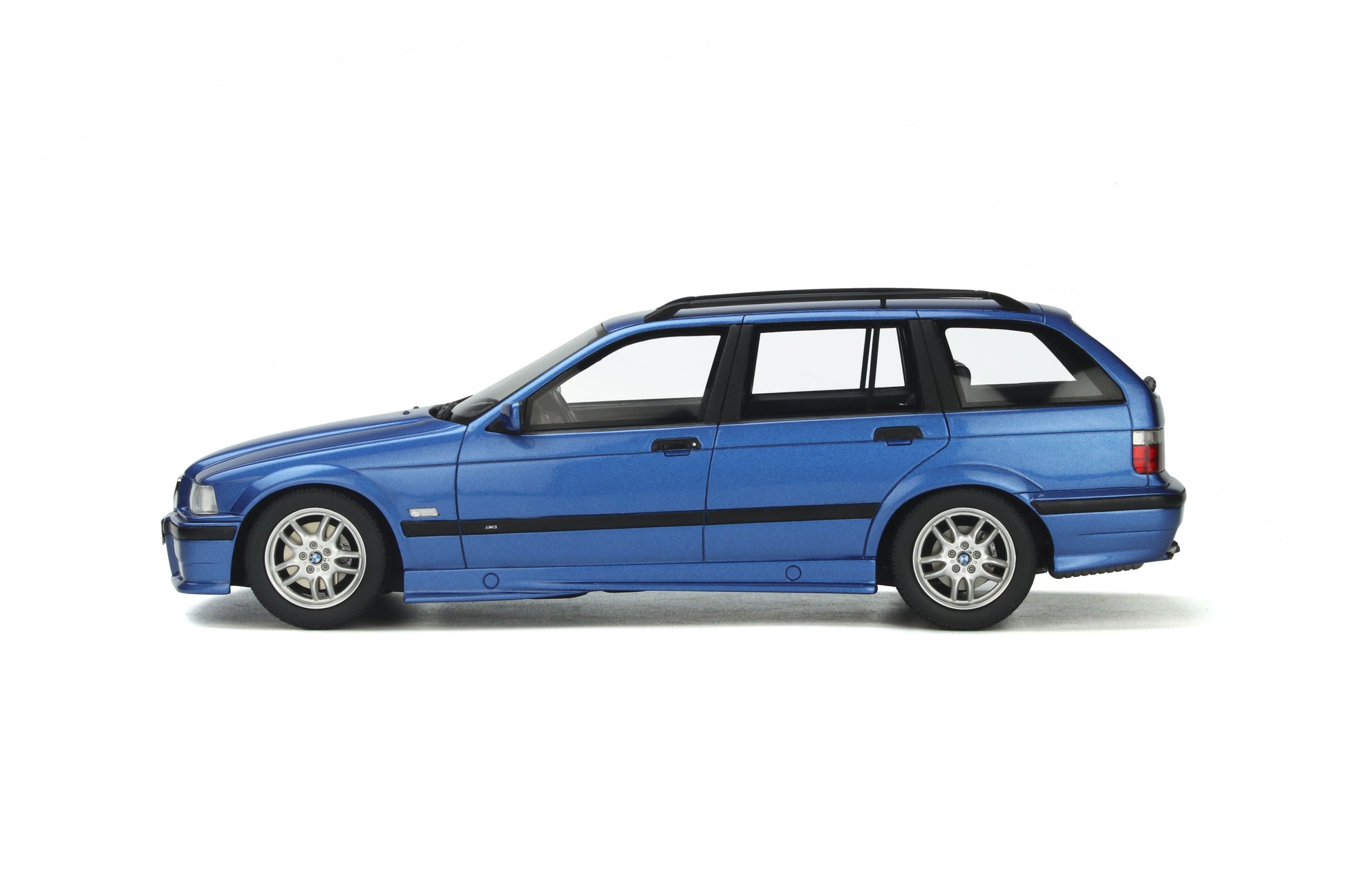 OTTO 1:18 BMW E36 Touring 328I M Pack 1997 Estoril Blue OT358