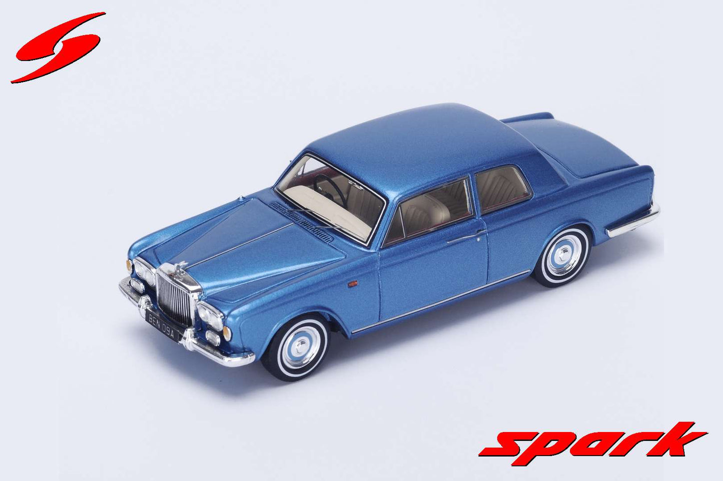 Spark 1:43 Bentley T1 Coupe James Young 1967 S3815