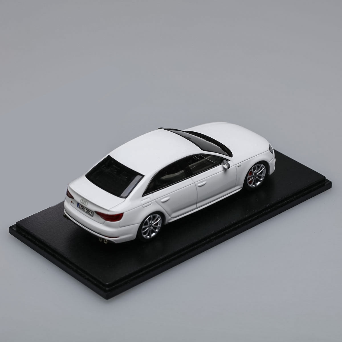 Spark 1:43 Audi S4 Sedan White 2016 S4887