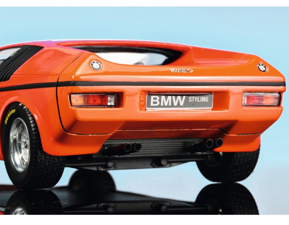 Schuco 1:18 1972 BMW Turbo X1 E25 Orange 450008900 – YomaCarModel