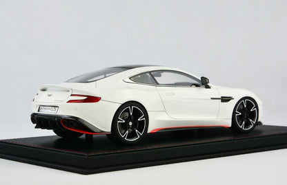 Frontiart AvanStyle 1:18 Aston Martin Vanquish S White AS018-02