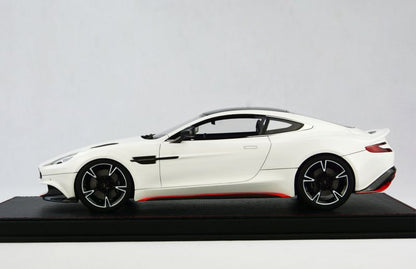 Frontiart AvanStyle 1:18 Aston Martin Vanquish S White AS018-02