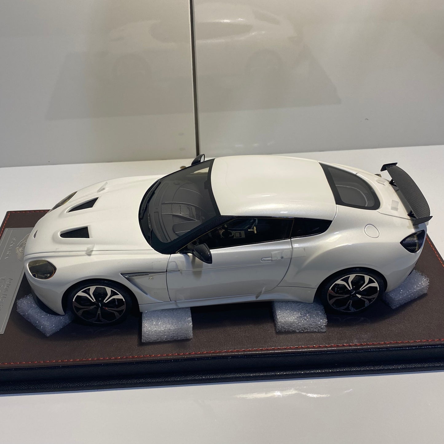 Frontiart 1:18 Aston Martin V12 Zagato Open White FA009-29